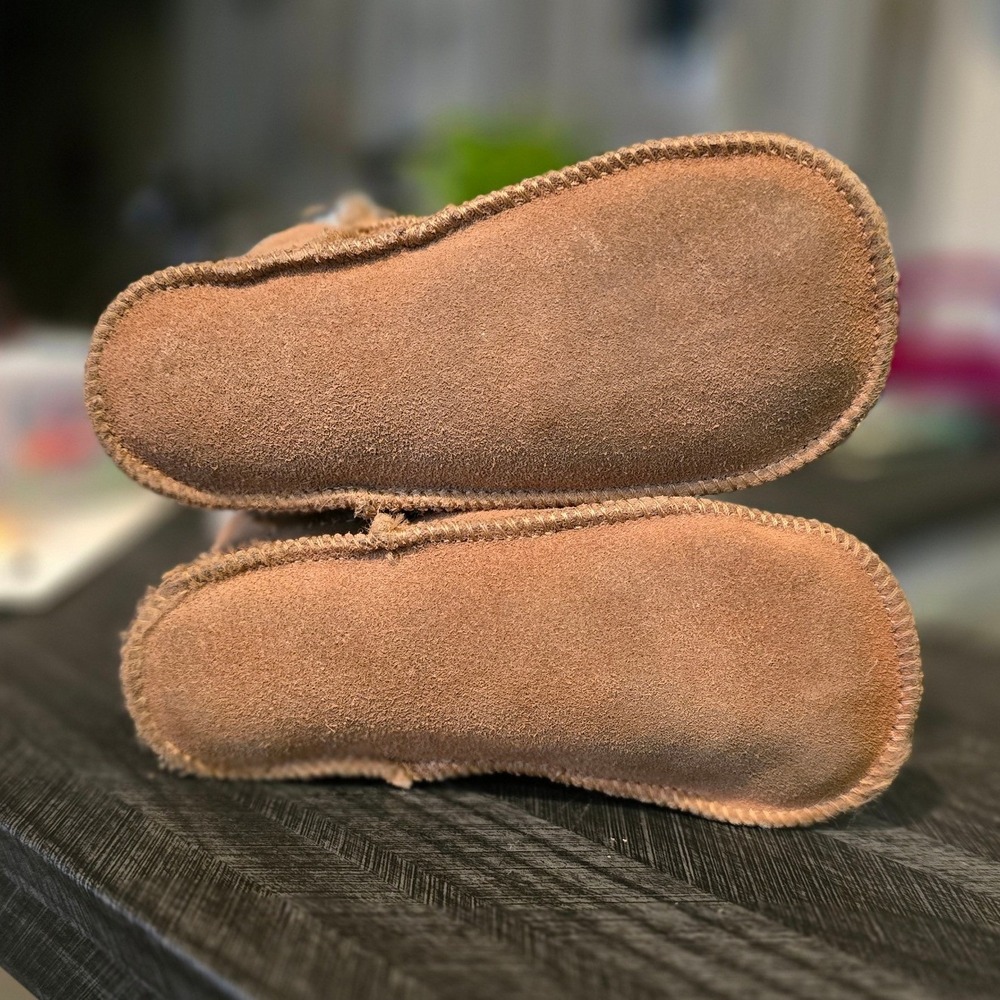 UGG Infant Jesse Chestnut Suede Shearling Lined Booties Size: 4/5-6/7 12-18 m - Picture 4 of 11